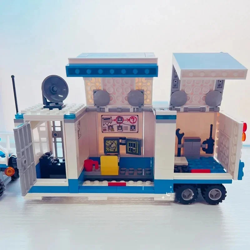 Mego BAUSTEINE – Polizei-Transport & Einsatzfahrzeuge 🚓