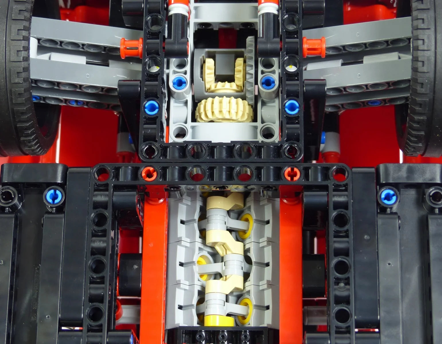 Mego TECH – 488 GTE Racing Auto 1:8 (1684 Teile 🔩)