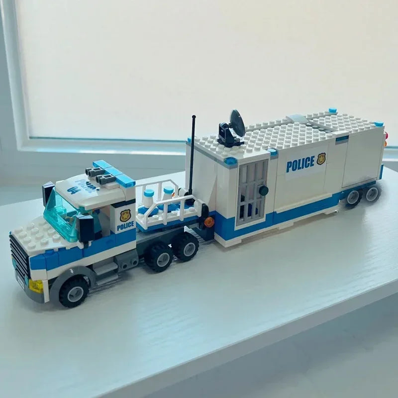 Mego BAUSTEINE – Polizei-Transport & Einsatzfahrzeuge 🚓